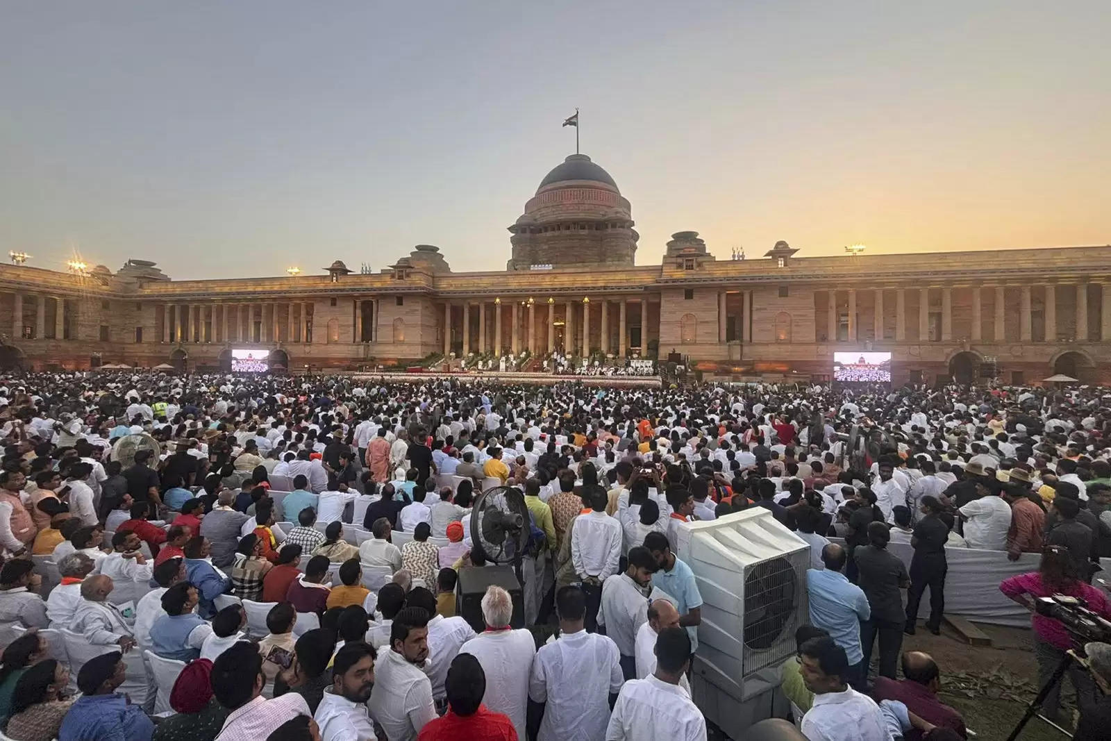 Prime Minister Narendra Modi was sworn in for his third term today, and a new cabinet was also sworn in. 